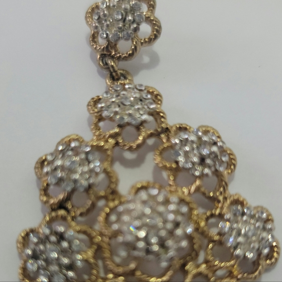 VINTAGE CRYSTAL CHANDELIER EARRINGS - Picture 4 of 8